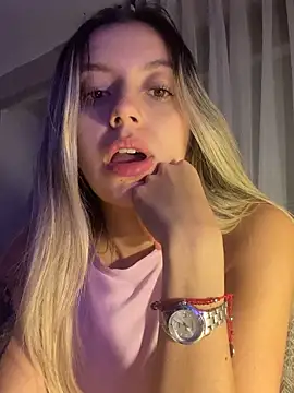 Snapshot of mari_ana02 chatting on October 2025 01:06:02 AM mari ana02 online show from October 2025 01:06:02 AM