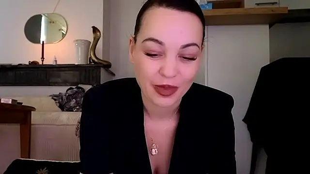 Lilie romeo online show from December 2024 02:55:01 PM