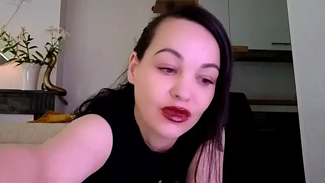 Lilie romeo online show from December 2024 11:36:01 AM