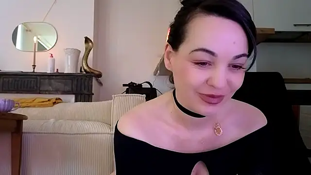 Lilie romeo online show from January 2025 11:40:02 AM