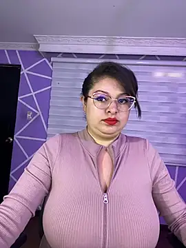 MiiaaJoness online show from May 2026 04:04:01 PM