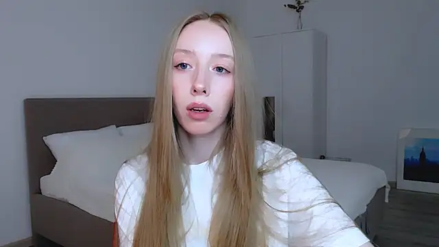 Luna insniity online show from January 2025 07:49:02 PM