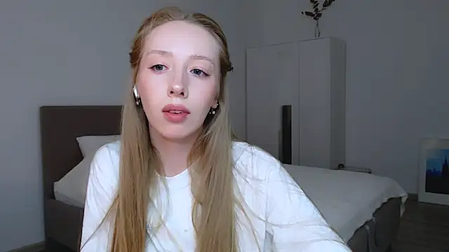 Luna insniity online show from February 2025 11:36:01 PM