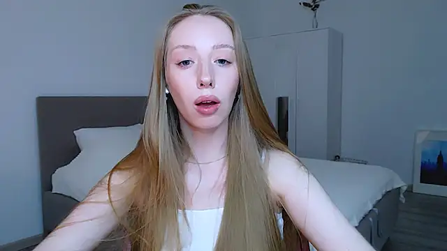 Luna insniity online show from February 2025 10:42:02 PM