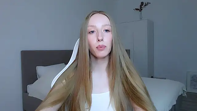 Luna insniity online show from September 2025 08:14:01 PM