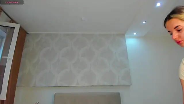 Donna Evans online show from May 2026 11:45:02 PM