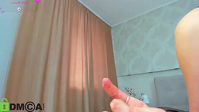 Donna Evans online show from May 2026 04:07:02 AM