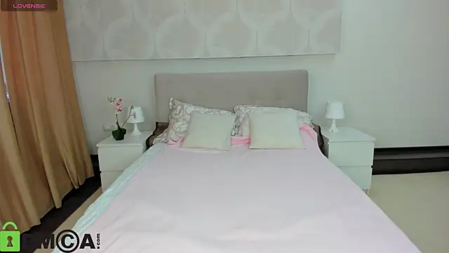 Donna Evans online show from May 2026 12:08:01 AM