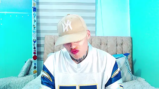 Snapshot of _justinmoon2 chatting on March 2026 04:40:02 AM justinmoon2 online show from March 2026 04:40:02 AM