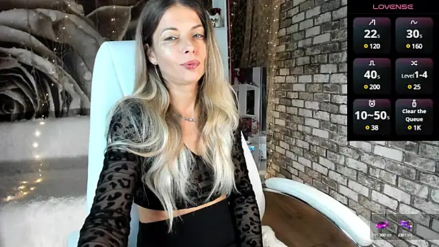 Snapshot of Eva_Melow chatting on January 2025 05:41:01 PM Eva Melow online show from January 2025 05:41:01 PM