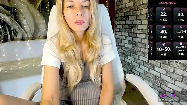 Snapshot of Eva_Melow chatting on February 2025 04:37:02 PM Eva Melow online show from February 2025 04:37:02 PM