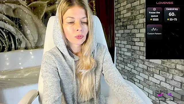 Snapshot of Eva_Melow chatting on February 2025 07:54:01 PM Eva Melow online show from February 2025 07:54:01 PM