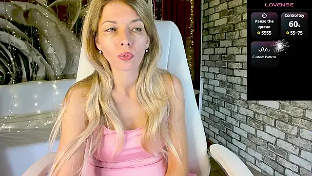 Snapshot of Eva_Melow chatting on February 2025 07:58:01 PM Eva Melow online show from February 2025 07:58:01 PM