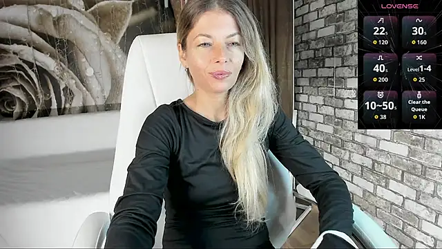 Snapshot of Eva_Melow chatting on September 2025 01:56:01 PM Eva Melow online show from September 2025 01:56:01 PM