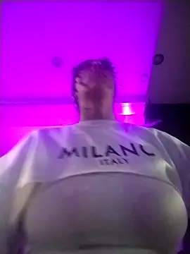 Snapshot of Hotasiansensation chatting on December 2025 04:24:01 PM Hotasiansensation online show from December 2025 04:24:01 PM