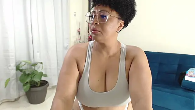 AmbarSofhia online show from February 2025 10:11:02 PM