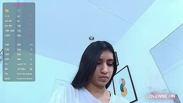 littlee emilyy  online show from December 2024 06:48:01 PM