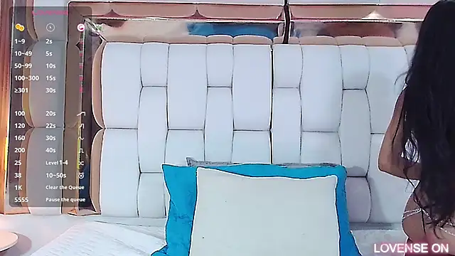 littlee emilyy  online show from March 2025 09:06:01 AM