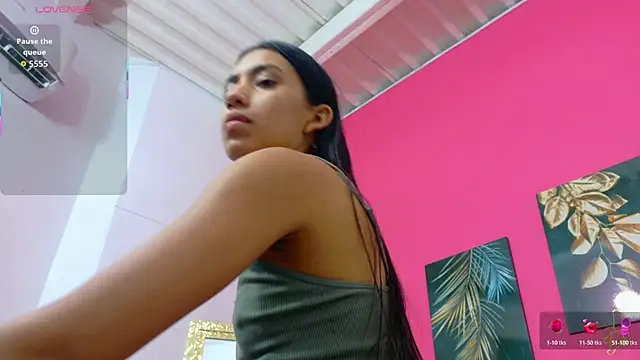 littlee emilyy  online show from May 2026 12:55:02 PM