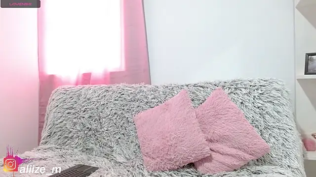 aliicee m online show from March 2025 12:20:01 PM