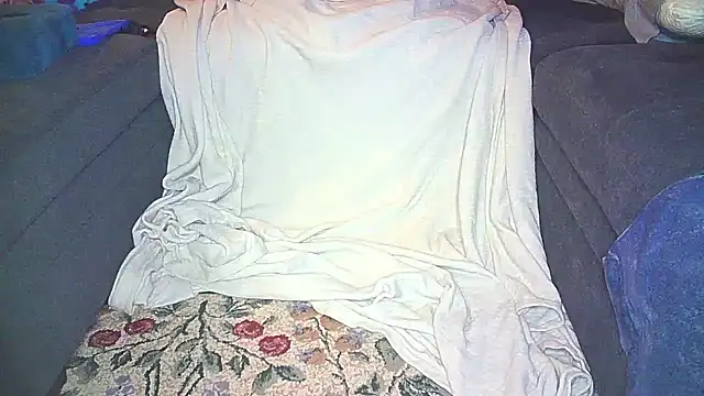 G  u  y online show from November 2025 05:06:02 PM