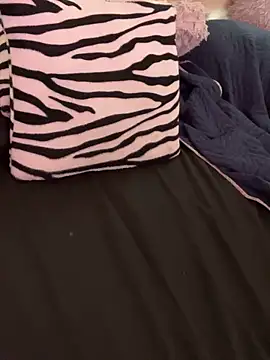 Snapshot of Felicia_smok3 chatting on February 2025 07:04:01 PM Felicia smok3 online show from February 2025 07:04:01 PM