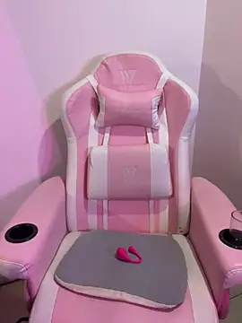 Snapshot of Felicia_smok3 chatting on April 2026 02:43:01 AM Felicia smok3 online show from April 2026 02:43:01 AM