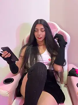 Snapshot of Felicia_smok3 chatting on April 2026 02:39:01 AM Felicia smok3 online show from April 2026 02:39:01 AM