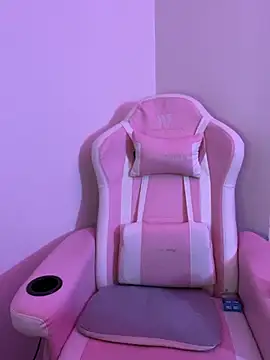 Snapshot of Felicia_smok3 chatting on April 2026 05:35:01 AM Felicia smok3 online show from April 2026 05:35:01 AM