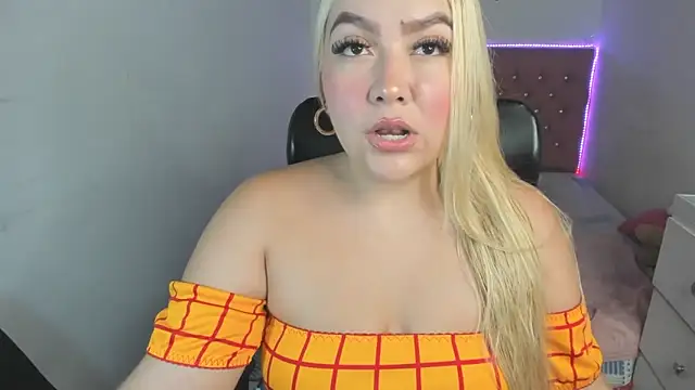 Snapshot of Celeste__sweetx chatting on May 2026 06:04:02 PM Celeste sweetx online show from May 2026 06:04:02 PM