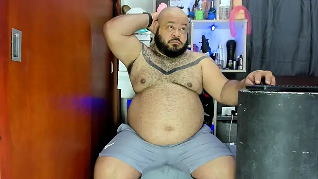 Snapshot of Latino_bigcock chatting on December 2024 08:38:01 PM Latino bigcock online show from December 2024 08:38:01 PM