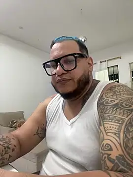 Snapshot of Latino_bigcock chatting on December 2024 01:18:01 AM Latino bigcock online show from December 2024 01:18:01 AM