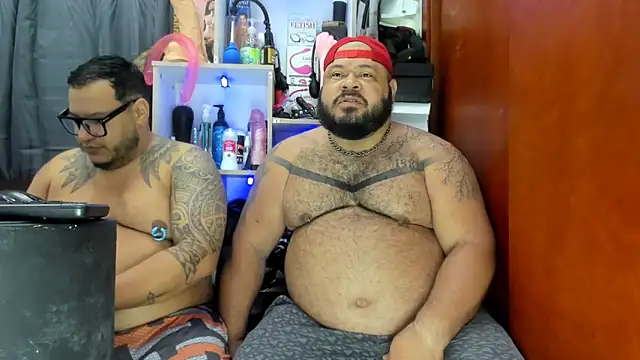 Snapshot of Latino_bigcock chatting on January 2025 04:08:01 PM Latino bigcock online show from January 2025 04:08:01 PM