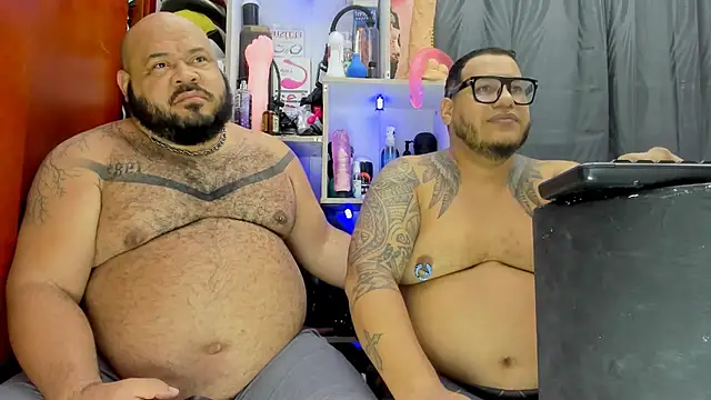 Snapshot of Latino_bigcock chatting on February 2025 04:32:02 PM Latino bigcock online show from February 2025 04:32:02 PM