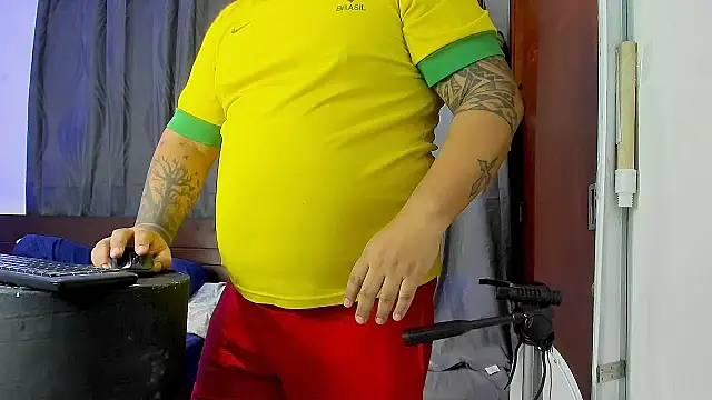 Snapshot of Latino_bigcock chatting on February 2025 02:48:02 PM Latino bigcock online show from February 2025 02:48:02 PM