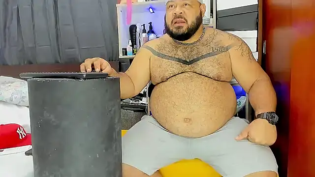 Snapshot of Latino_bigcock chatting on March 2025 02:28:02 AM Latino bigcock online show from March 2025 02:28:02 AM