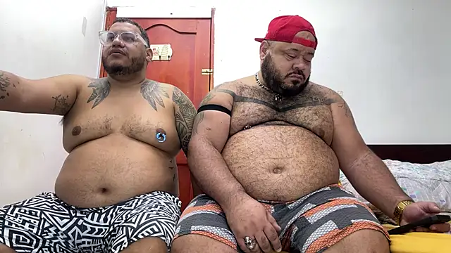 Snapshot of Latino_bigcock chatting on October 2025 08:53:02 PM Latino bigcock online show from October 2025 08:53:02 PM