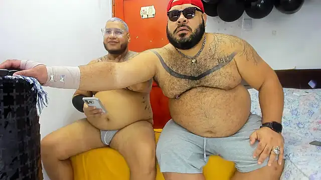 Snapshot of Latino_bigcock chatting on November 2025 08:54:01 PM Latino bigcock online show from November 2025 08:54:01 PM