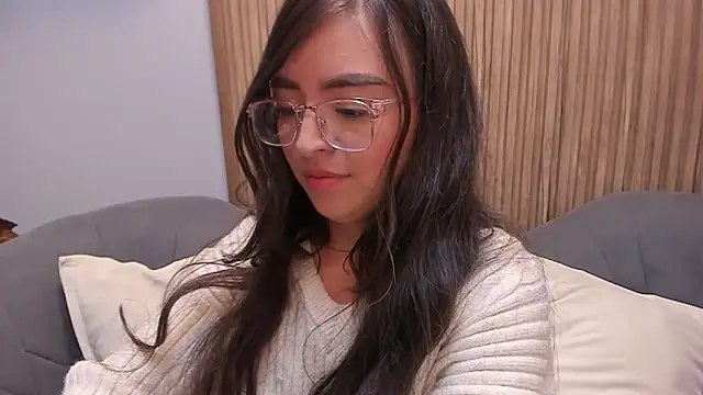 Snapshot of Eva_Macalliter chatting on December 2024 06:32:01 AM Eva Macalliter online show from December 2024 06:32:01 AM