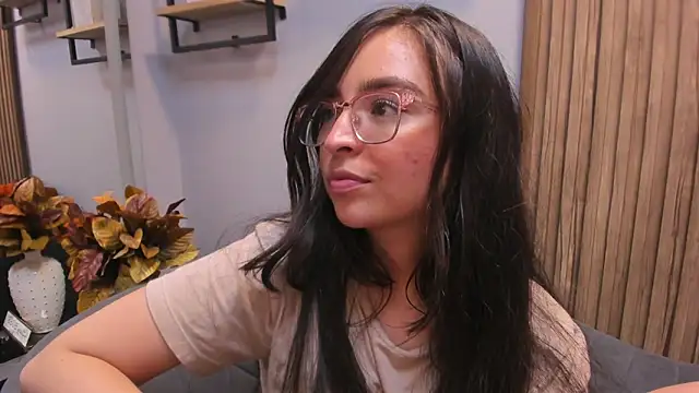 Snapshot of Eva_Macalliter chatting on December 2024 02:21:01 PM Eva Macalliter online show from December 2024 02:21:01 PM