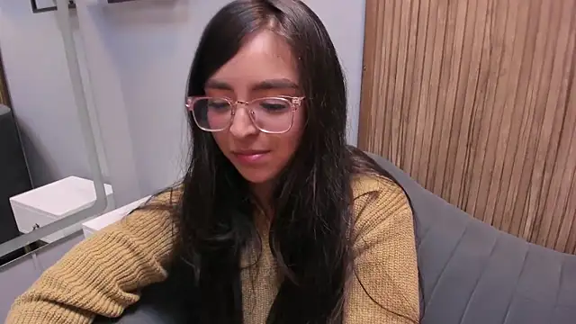 Snapshot of Eva_Macalliter chatting on January 2025 06:31:02 AM Eva Macalliter online show from January 2025 06:31:02 AM