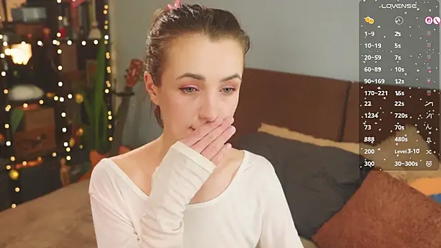 Snapshot of bananya_kitty chatting on April 2026 12:39:01 PM bananya kitty online show from April 2026 12:39:01 PM