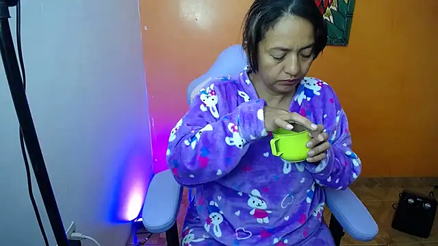 daleska ayala 1 online show from January 2025 03:58:01 AM