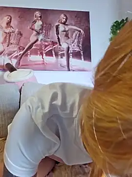 LessiaMia online show from April 2026 01:45:02 PM