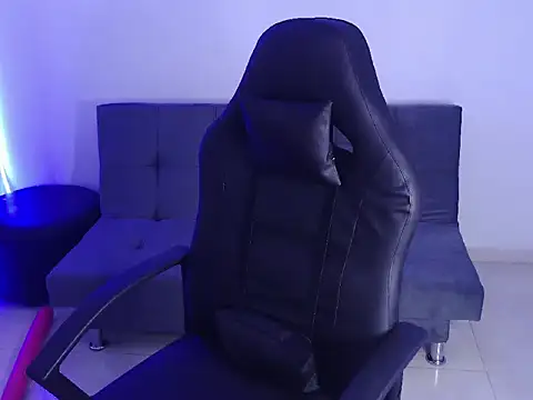 Snapshot of hot_king20 chatting on December 2025 10:06:02 PM hot king20 online show from December 2025 10:06:02 PM