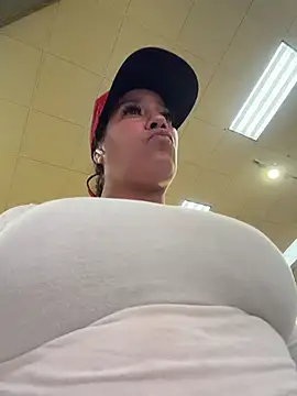 Bigbuttbrooklynn online show from April 2026 01:52:02 PM