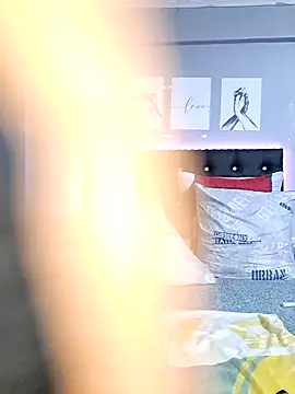 Snapshot of Toya_P chatting on February 2025 06:20:02 PM Toya P online show from February 2025 06:20:02 PM