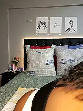 Snapshot of Toya_P chatting on February 2025 09:06:01 PM Toya P online show from February 2025 09:06:01 PM