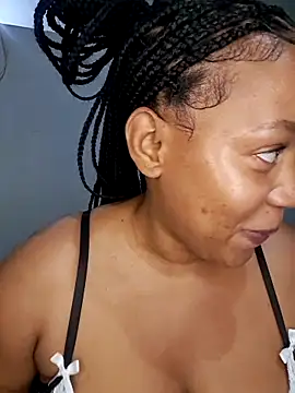 Snapshot of Toya_P chatting on October 2025 09:04:01 PM Toya P online show from October 2025 09:04:01 PM