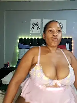 Snapshot of Toya_P chatting on November 2025 07:46:02 PM Toya P online show from November 2025 07:46:02 PM